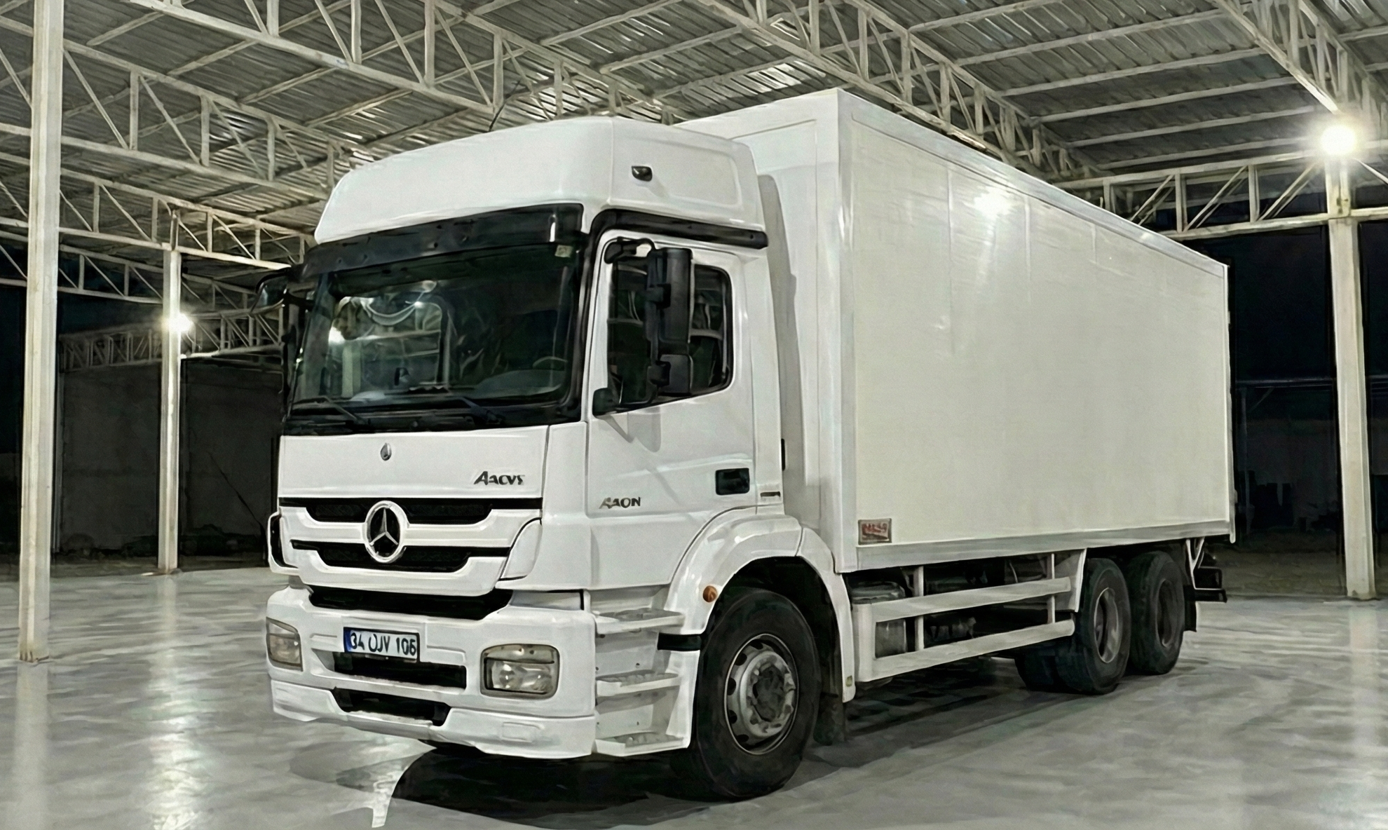 Mercedes Axor | Paslanmaz Galvaniz Kapalı Kasa